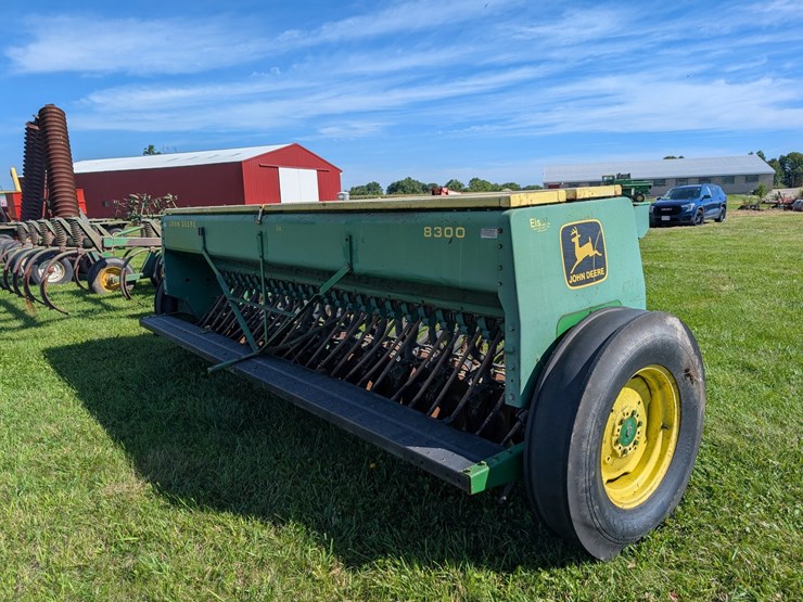 john-deere-8300-image-13