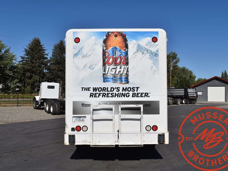 2007-freightliner-m2-106-image-7