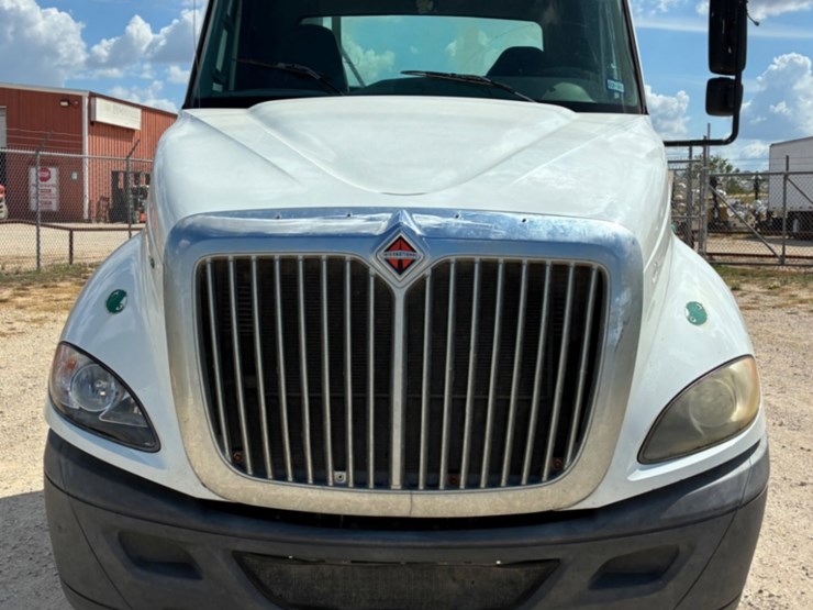 2017-international-prostar-image-2