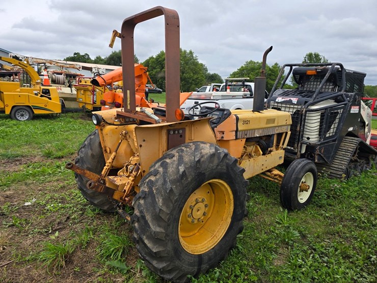 #2038-•-case-380b-tractor-image-4