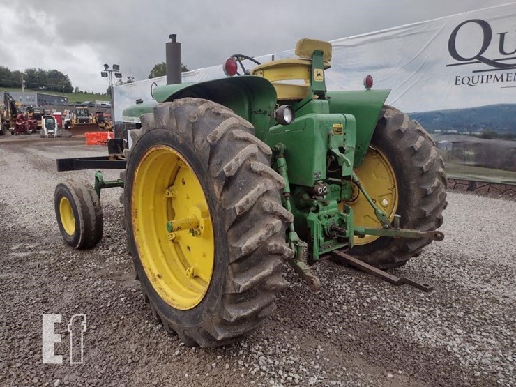 john-deere-2520-image-32