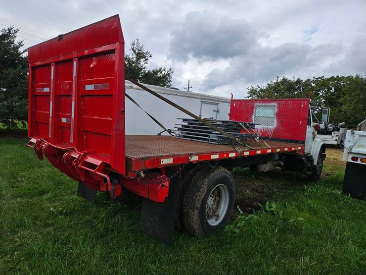 international-4900-image-6