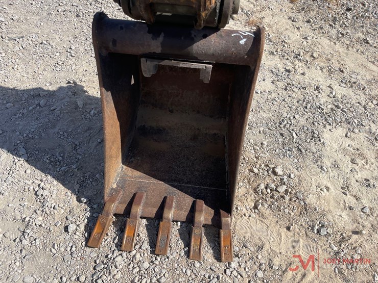 2020-case-580n-ep-loader-backhoe-image-15