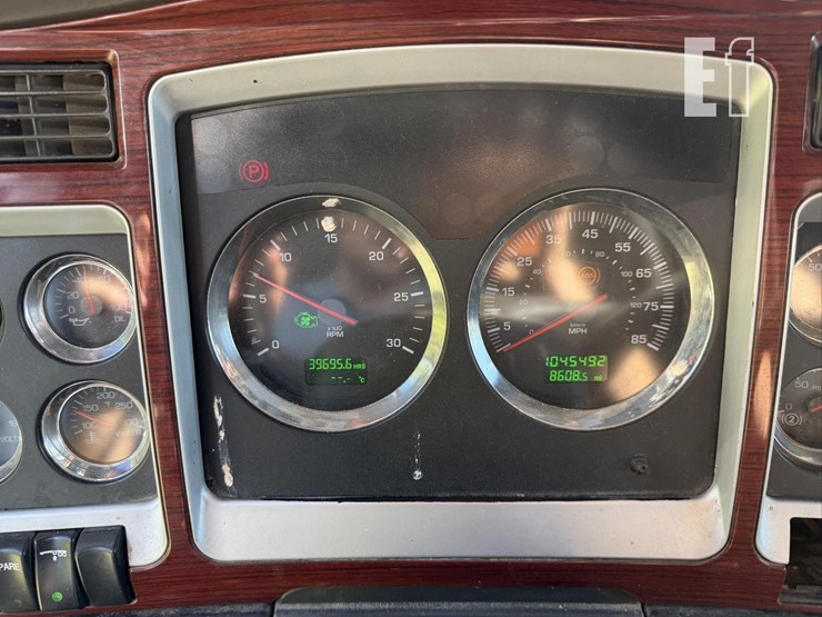 2006-kenworth-w900-image-18
