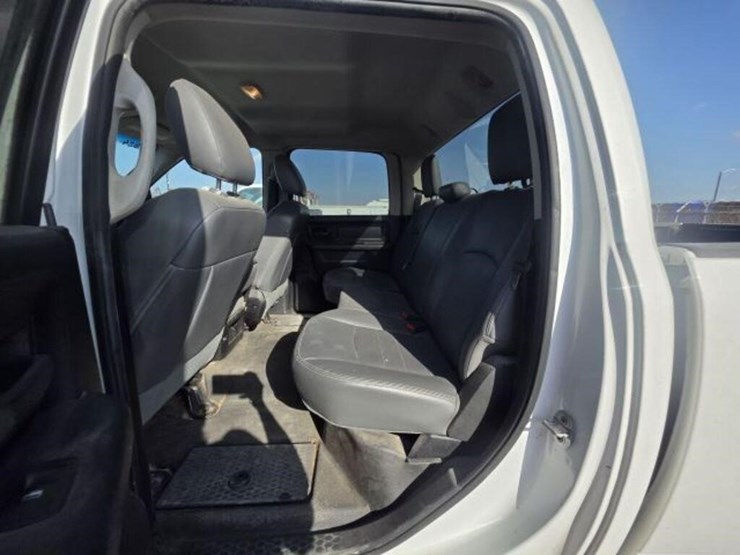 2014-dodge-1500-image-6