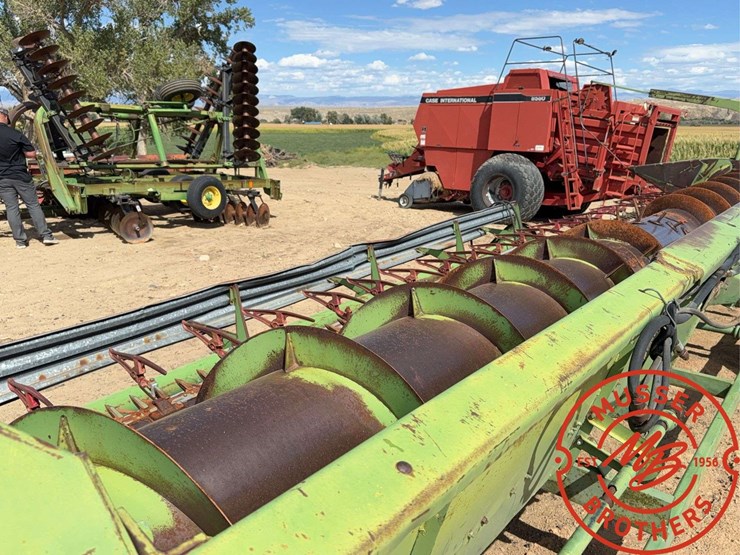 john-deere-224-image-9