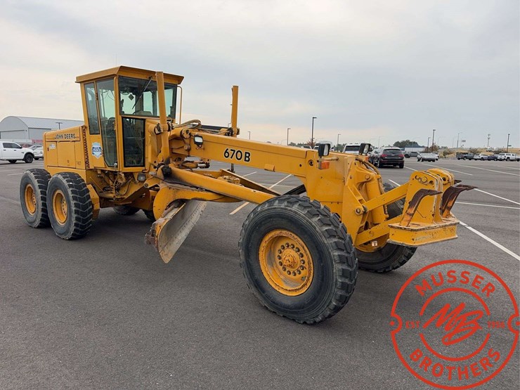 deere-670b-image-6