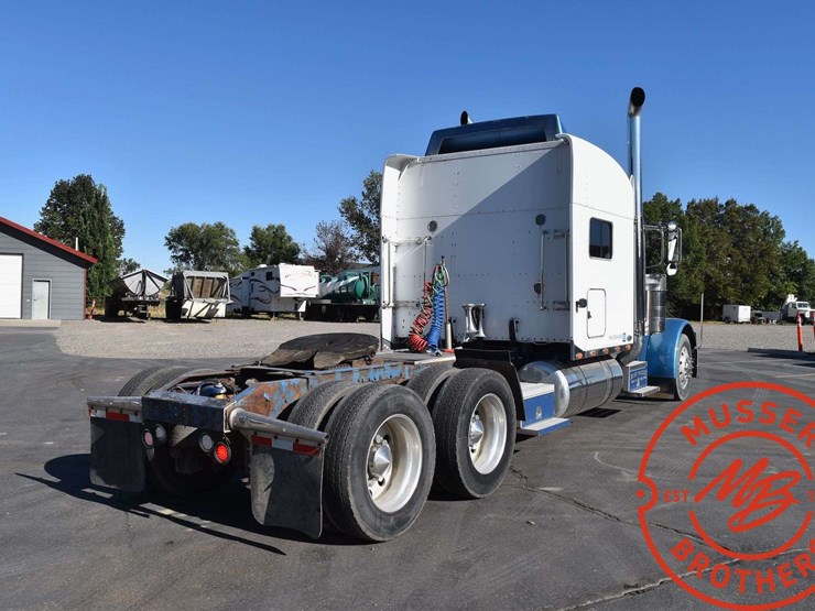 2005-peterbilt-379-image-8