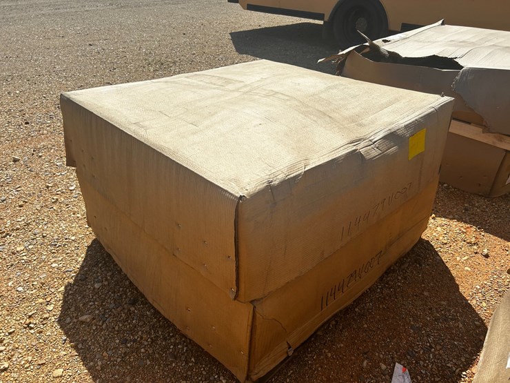 #42737-•-(2)-boxes-of-a/c-parts-image-2