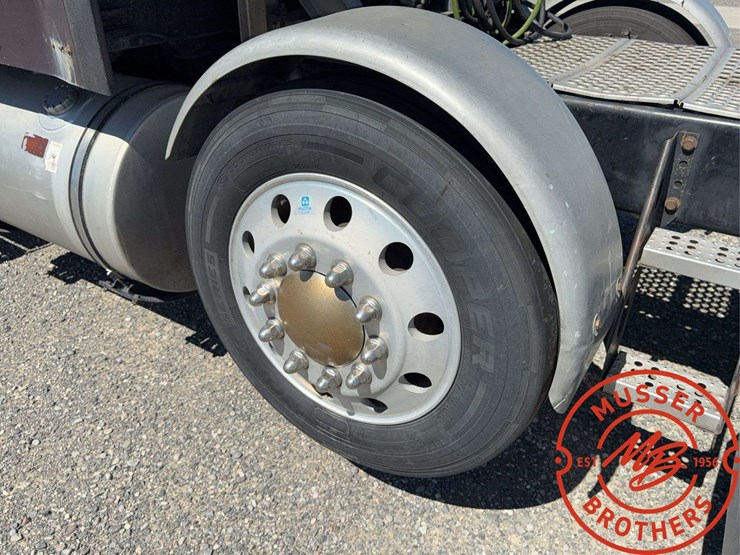 2009-kenworth-t800-image-22