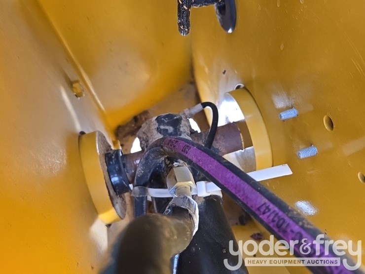 2023-caterpillar-259d3-image-34