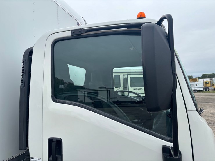 #2332-•-2021-isuzu-16'-box-truck-image-18