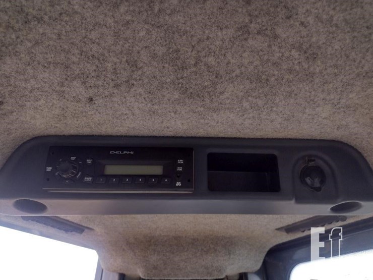 2015-deere-700k-xlt-image-11