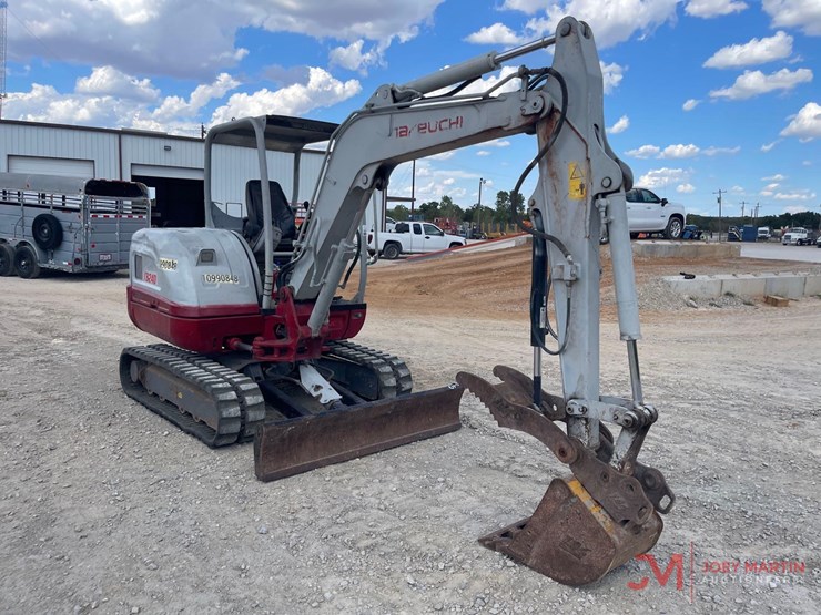 2019-takeuchi-tb240-mini-excavator-image-5