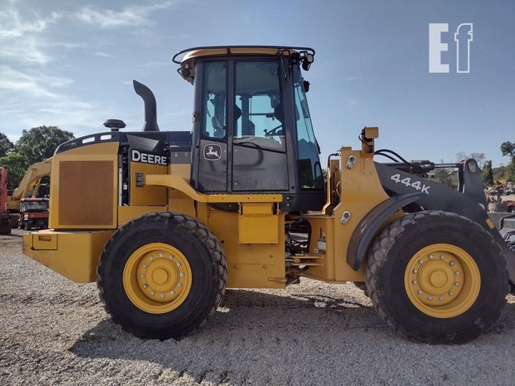 2019-deere-444k-image-25