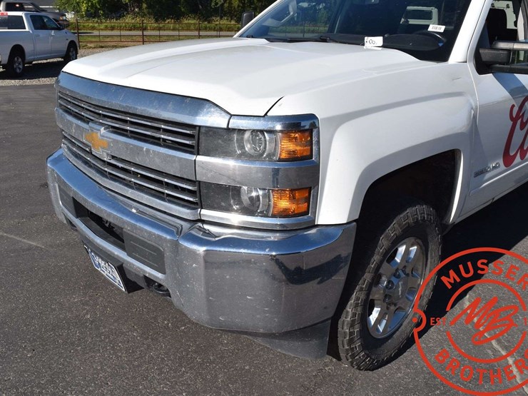 2015-chevrolet-3500hd-image-11