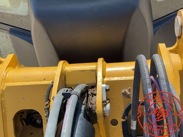 2016-caterpillar-906m-image-25