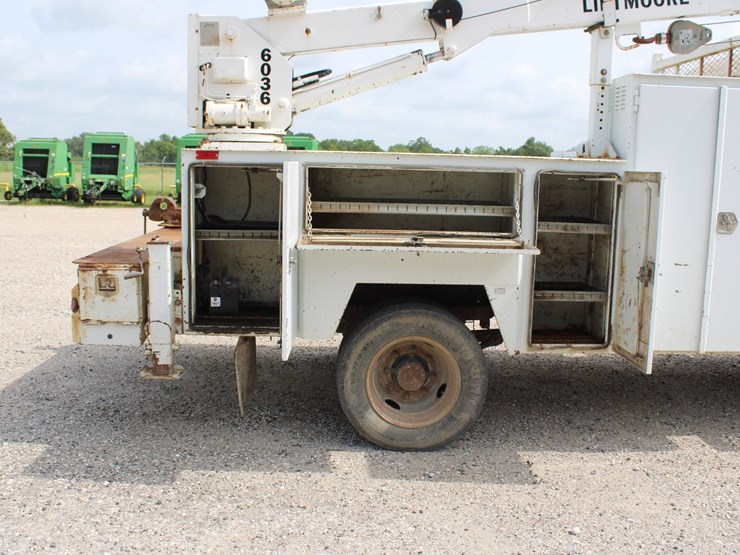#2105-•-2008-gmc-c5500-service-truck-image-5