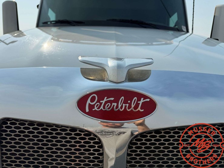 2015-peterbilt-579-image-10
