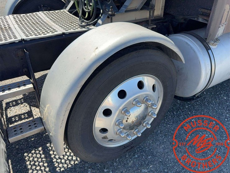 2009-kenworth-t800-image-27