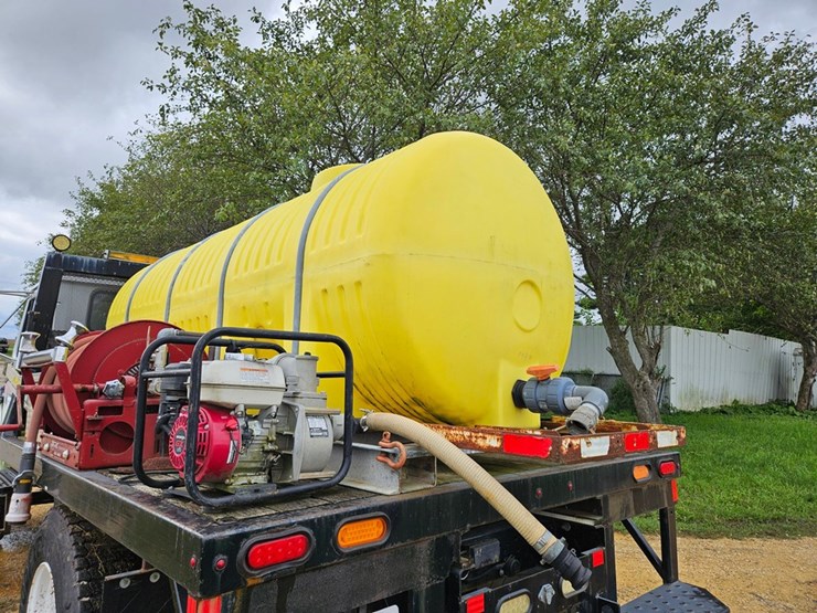 #2079-•-1988-international-water-truck-image-22
