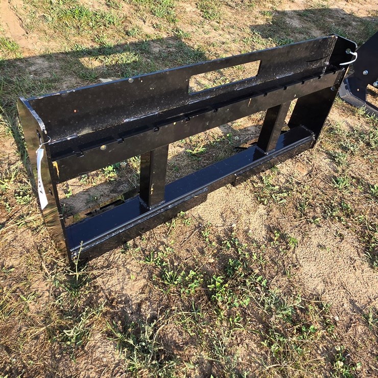 #2239 • (Edmore)pallet fork frame 130 lbs