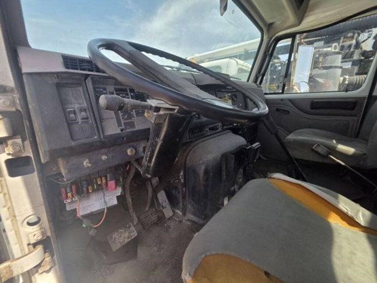 1998-navistar-2674-1hsglaet8wh503873-image-6