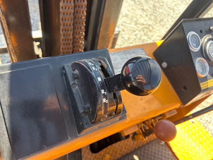 #5628-•-forklift-image-52