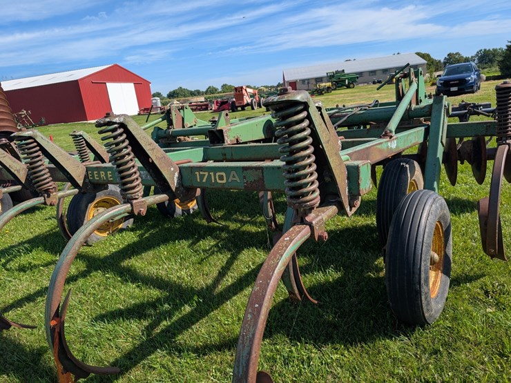 john-deere-1710-image-14