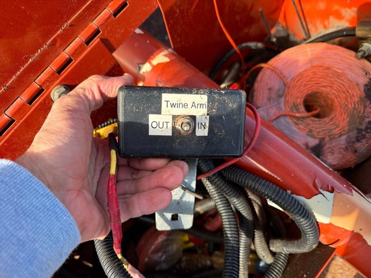 hesston-730-image-26