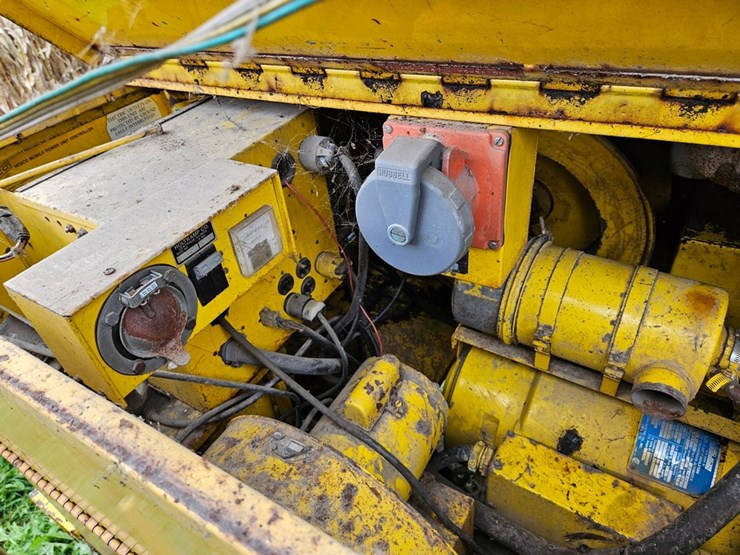 #2075-•-hescc-1500-15-service-trailer-image-29