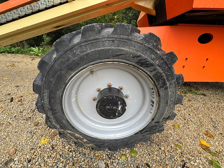 2011-jlg-600s-image-49