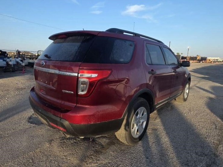 2014-ford-explorer-image-3