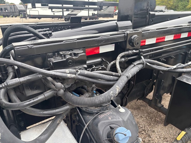 #2334-•-2021-freightliner-ftl280-roll-off-truck-image-49