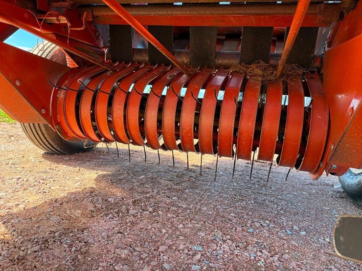 hesston-730-image-22