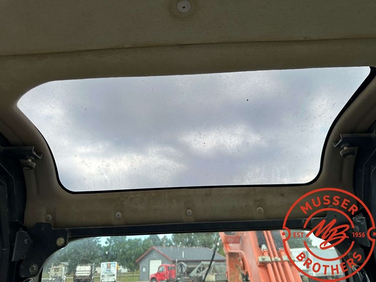 2013-hitachi-zaxis-60-usb-mini-excavator-image-26