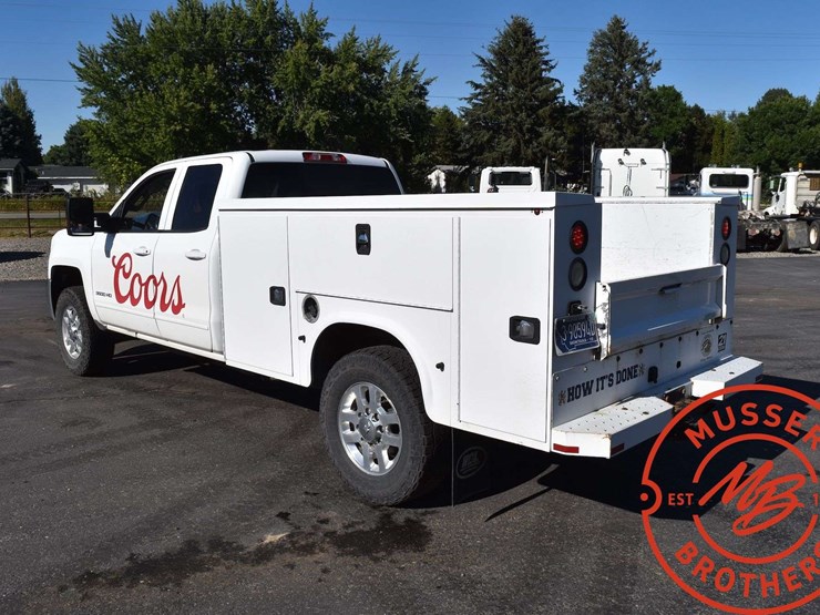 2015-chevrolet-3500hd-image-4