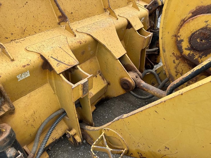 2006-caterpillar-963d-image-11