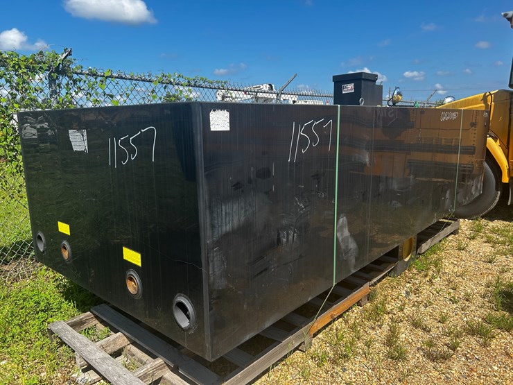 #47138-•-oil-tank-for-fire-truck-image-1