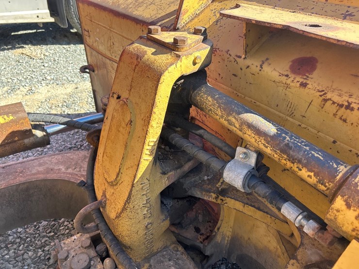 caterpillar-d5m-image-19