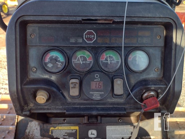 2002-deere-700h-lt-image-7
