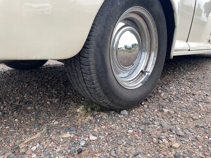 #9353-•-1946-ford-deluxe-sedan-(has-mn-title)-(princeton,-mn)-image-11