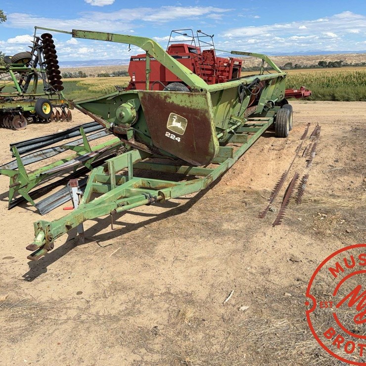JOHN DEERE 224