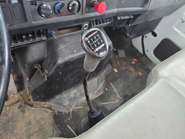 2000-international-4700-image-62