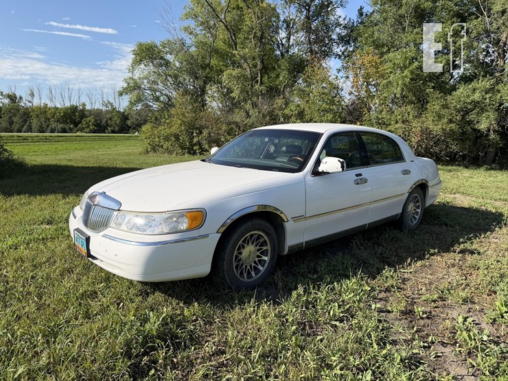 2001-lincoln-image-1
