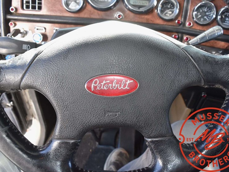 2005-peterbilt-379-image-47