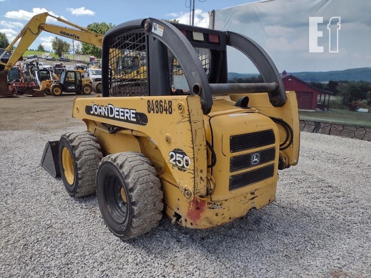 2002-deere-250-image-24