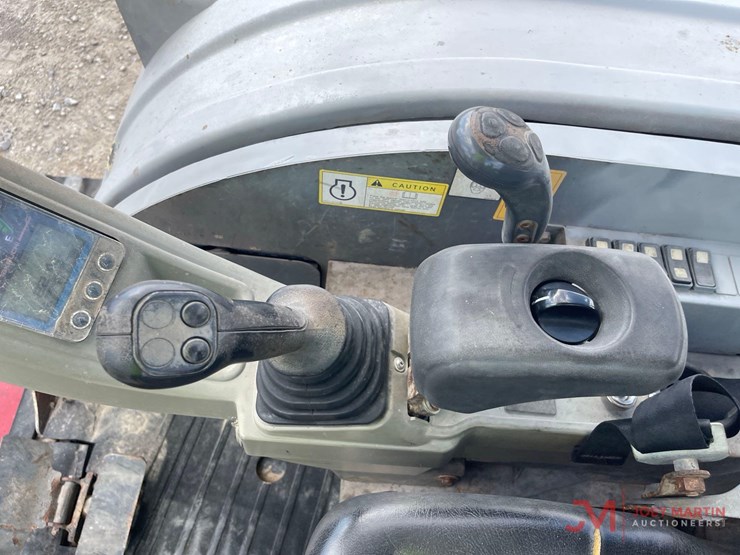 2019-takeuchi-tb240-mini-excavator-image-22