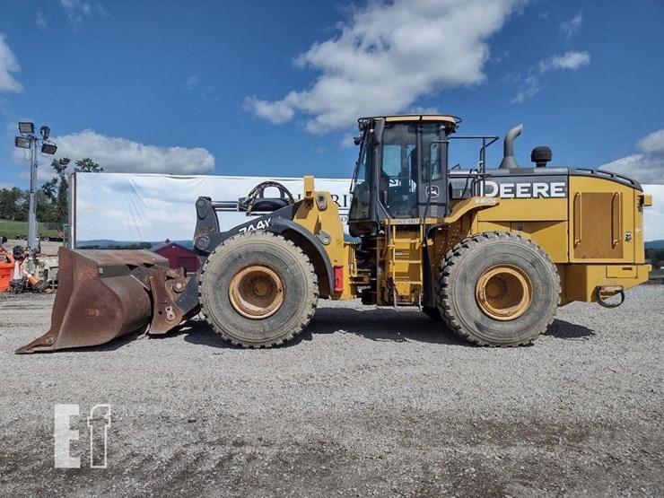 2019-deere-744kii-image-1