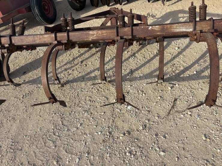 l2---14'-3pt-chisel-plow-image-8